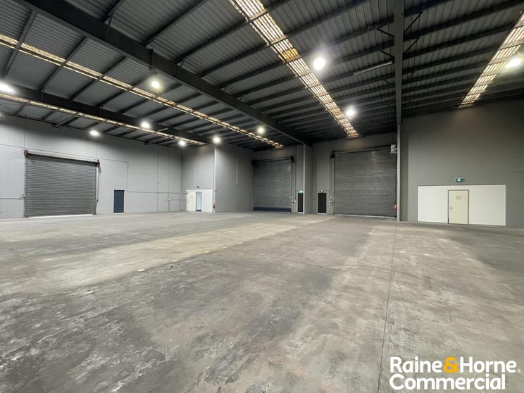 Click to view all images 3&4/1 Combarton Street Brendale QLD 4500 - Image 2