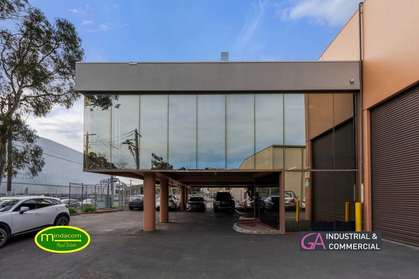 Click to view all images Tarnard Drive Braeside VIC 3195 - Image 2
