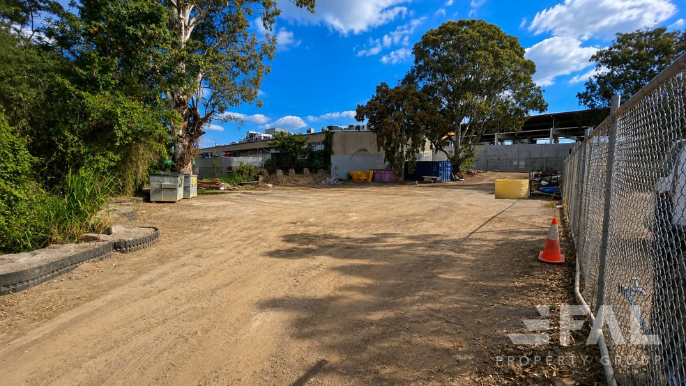 Click to view all images 49 Station Road Yeerongpilly QLD 4105 - Image 3
