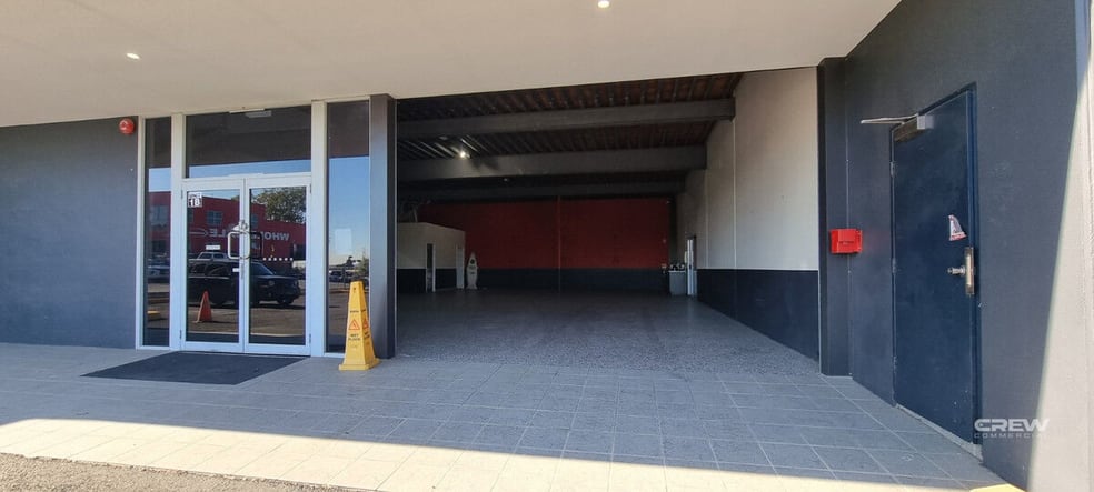 Click to view all images 1b/960 Lytton Road Murarrie QLD 4172 - Image 3