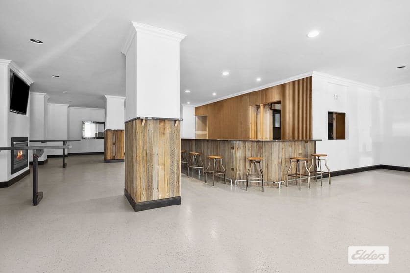 Click to view all images 62 Main Street Stawell VIC 3380 - Image 2