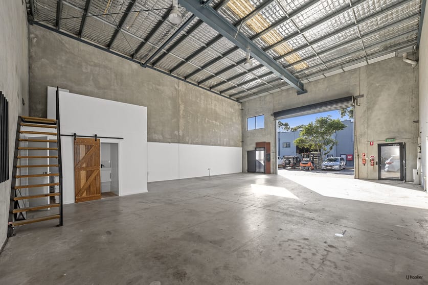 13/76-80 Hutchinson Street Burleigh Heads QLD 4220 - Image 3