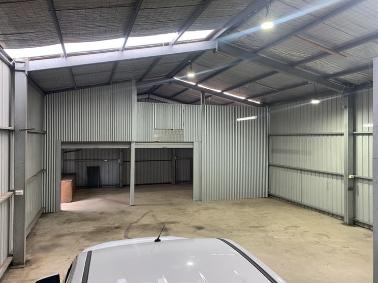 Click to view all images 11 Peck Street Hamilton VIC 3300 - Image 3