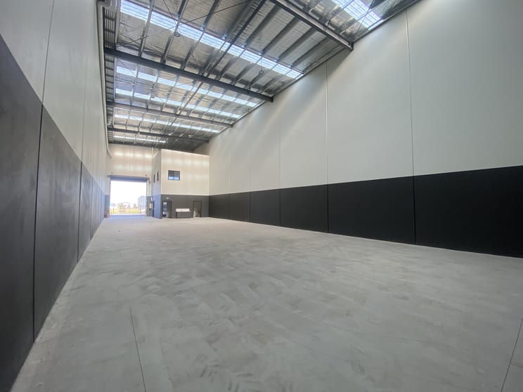 Click to view all images 34 Peterpaul Way Truganina VIC 3029 - Image 2