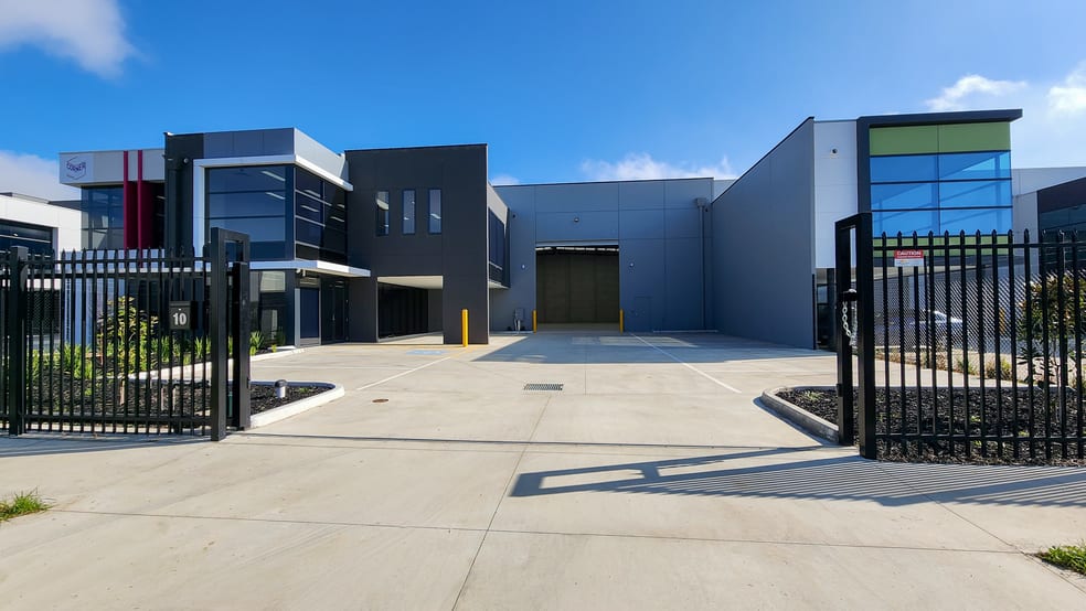 Click to view all images 10 Bass Court Keysborough VIC 3173 - Image 1