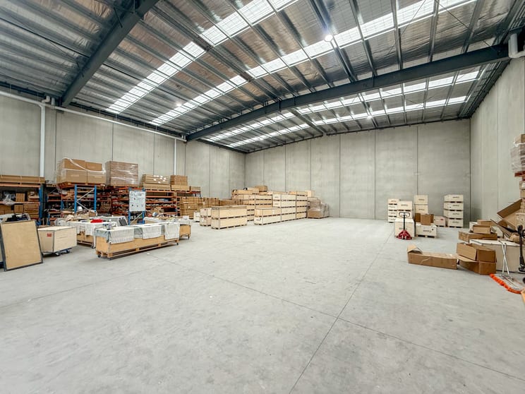 Click to view all images 10 Bass Court Keysborough VIC 3173 - Image 2