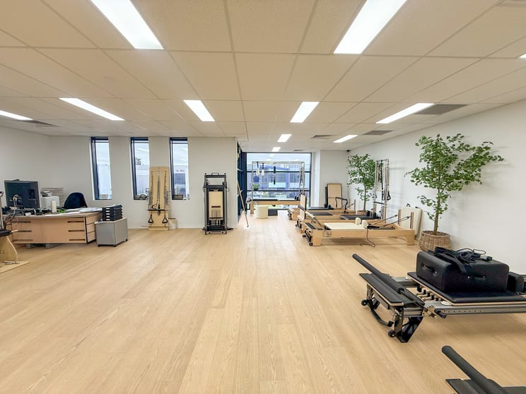 Click to view all images 10 Bass Court Keysborough VIC 3173 - Image 4