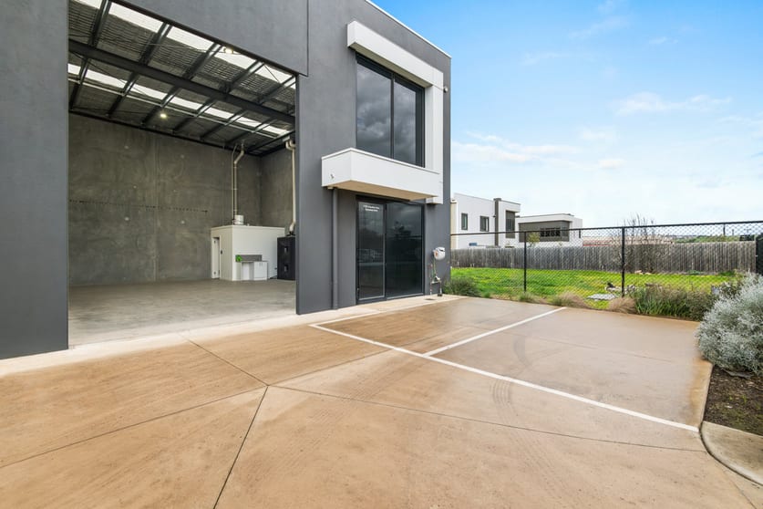 Click to view all images 19 De Goldis Road Fyansford VIC 3218 - Image 2