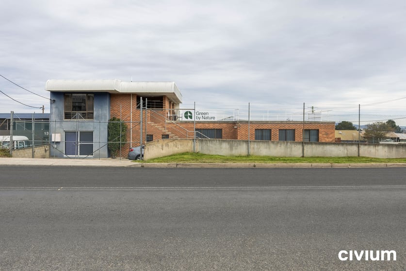 Click to view all images 139 Gilmore Road Queanbeyan NSW 2620 - Image 1