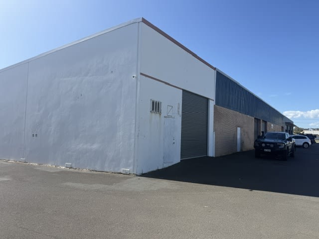 Click to view all images Unit 5/82 King Road East Bunbury WA 6230 - Image 3