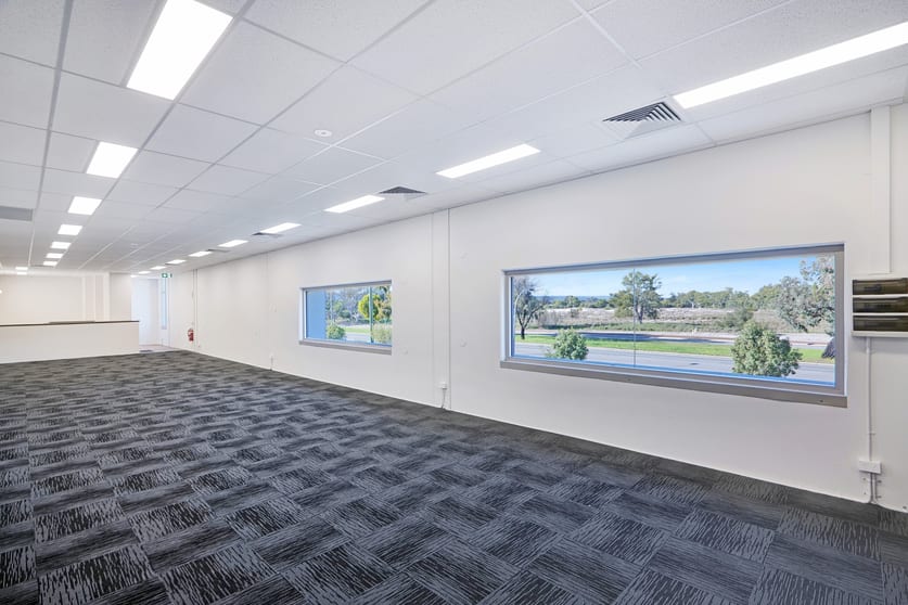 Click to view all images 2 Hensbrook Loop Forrestdale WA 6112 - Image 3