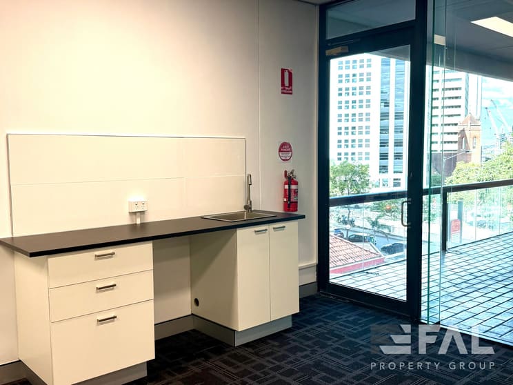 Click to view all images Suite/113 Wickham Terrace Spring Hill QLD 4000 - Image 5