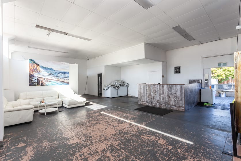 Click to view all images 29 Shellharbour Road Warilla NSW 2528 - Image 2