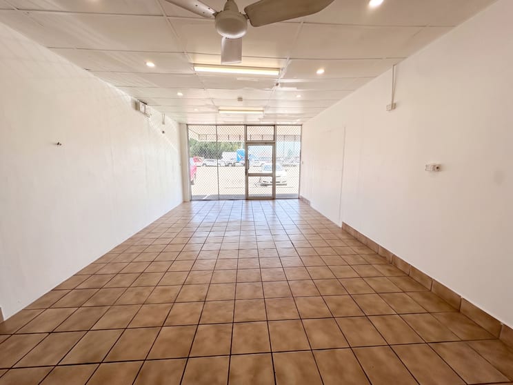 Click to view all images 3/92 Boundary Street Railway Estate QLD 4810 - Image 2