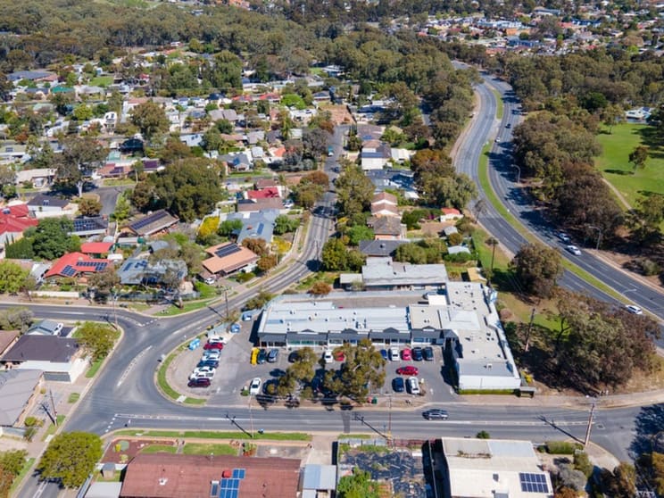 Click to view all images 1 Longview Road Windsor Gardens SA 5087 - Image 2