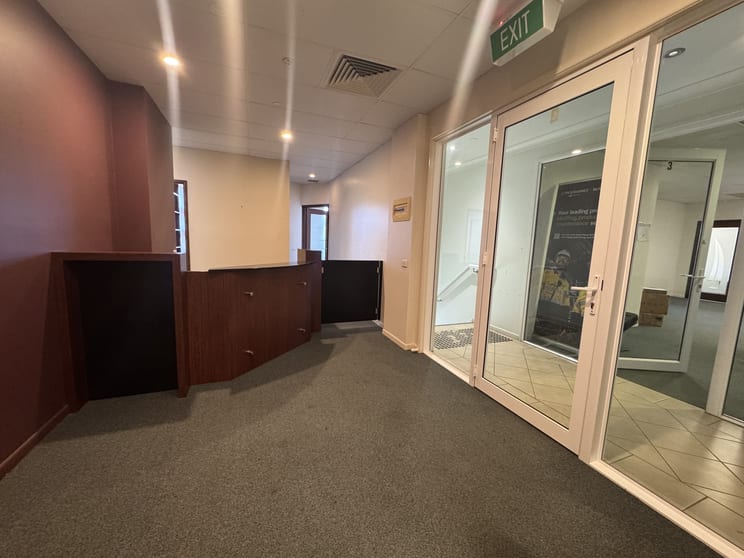 Click to view all images 2/95-97 Spence Street Cairns City QLD 4870 - Image 2