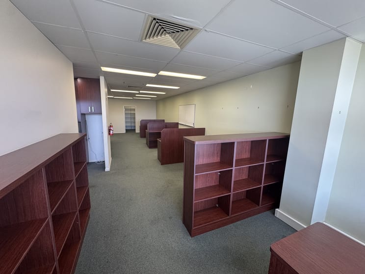 Click to view all images 2/95-97 Spence Street Cairns City QLD 4870 - Image 4