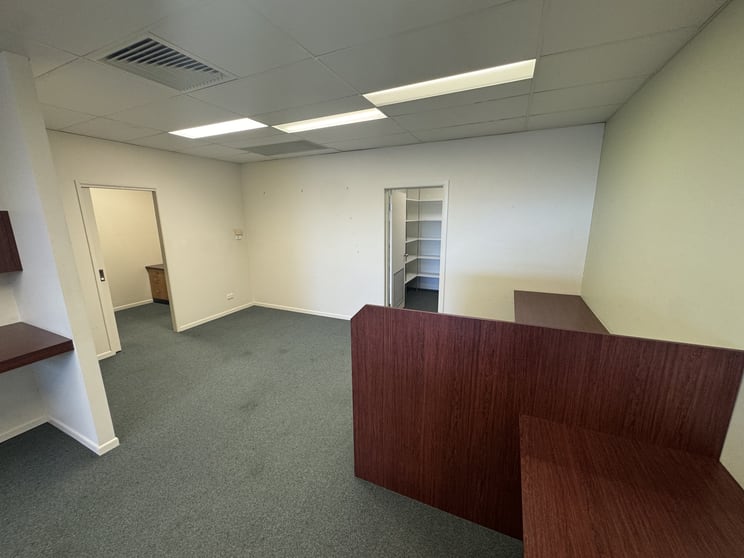 Click to view all images 2/95-97 Spence Street Cairns City QLD 4870 - Image 5
