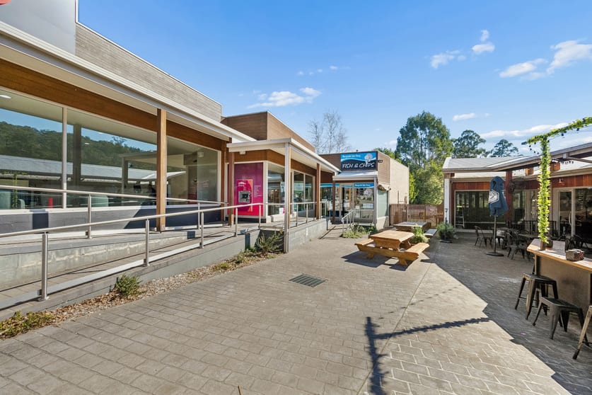 Click to view all images 2/20 Murchison Street Marysville VIC 3779 - Image 3