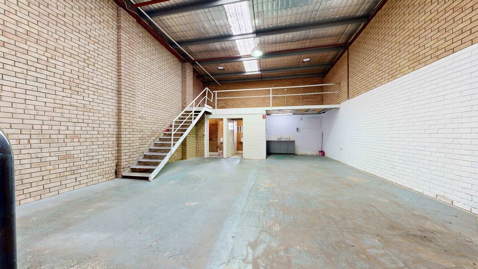 Click to view all images 6/121 Vulcan Road Canning Vale WA 6155 - Image 2