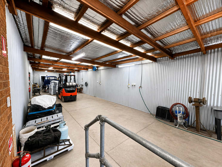 Click to view all images 2 Flora Street Kirrawee NSW 2232 - Image 3