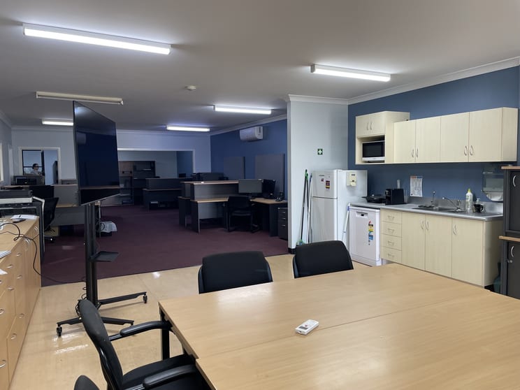 Click to view all images 5/4-5 Plath Close Portsmith QLD 4870 - Image 4