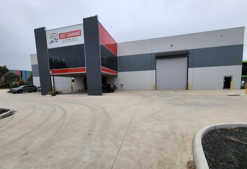 Click to view all images 21 Graystone Court Epping VIC 3076 - Image 2