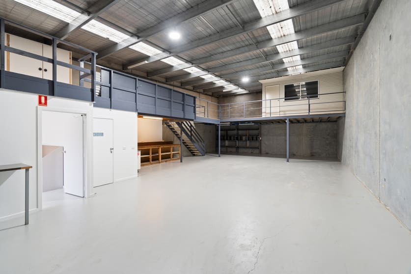 Click to view all images 11/29-31 Eastern Road Traralgon VIC 3844 - Image 3