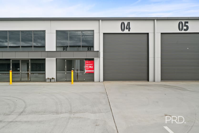 Click to view all images 4/161 Fernleigh Road Wagga Wagga NSW 2650 - Image 1