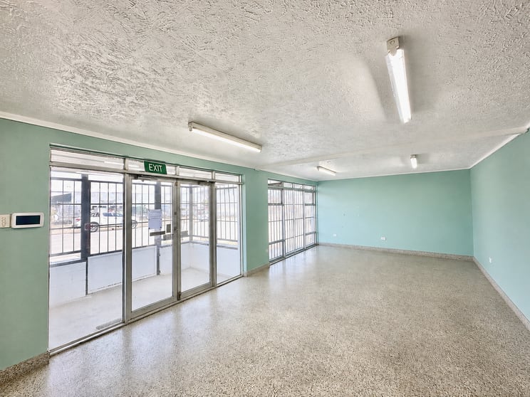 Click to view all images 15 Hamill Street Garbutt QLD 4814 - Image 2