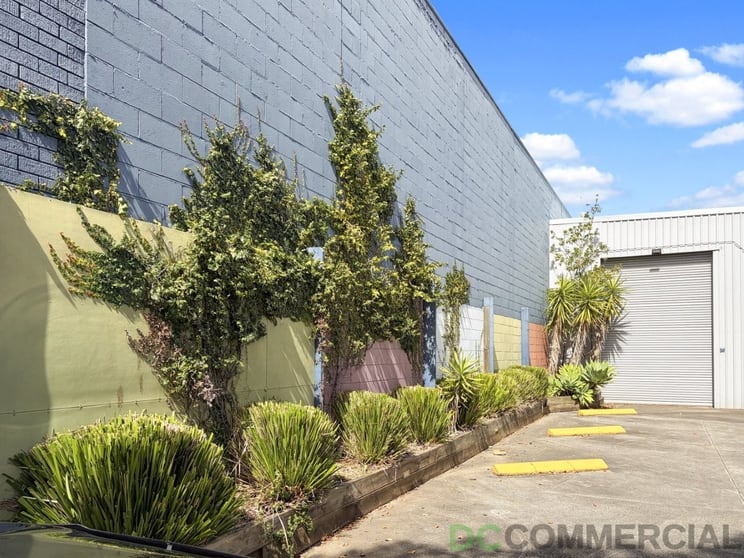 Click to view all images 180 James Street South Toowoomba QLD 4350 - Image 2