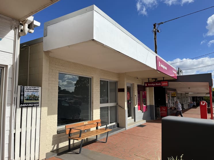 Click to view all images 51 Coulson Street Blackbutt QLD 4314 - Image 2
