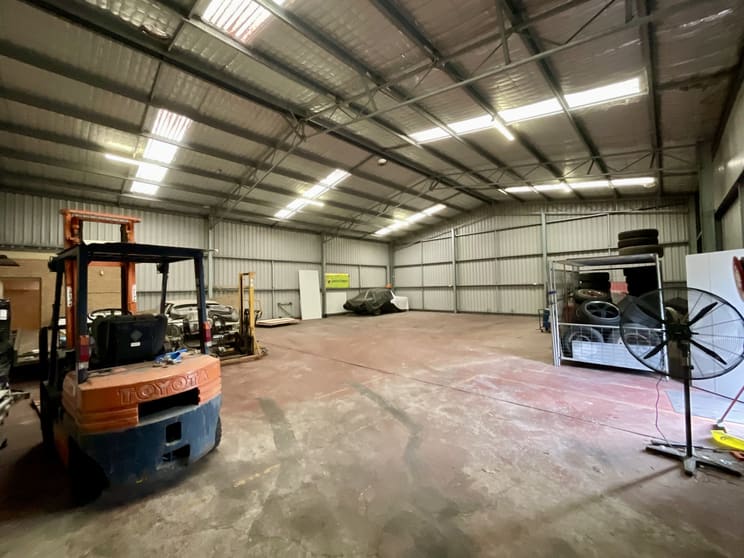 Click to view all images Unit 2, 19 Enterprise Drive Tomago NSW 2322 - Image 2