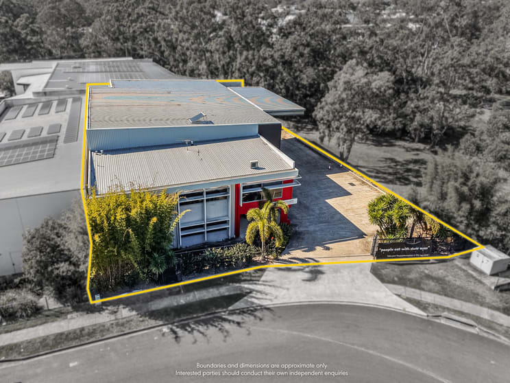 Click to view all images 15 Hugo Place Mansfield QLD 4122 - Image 1