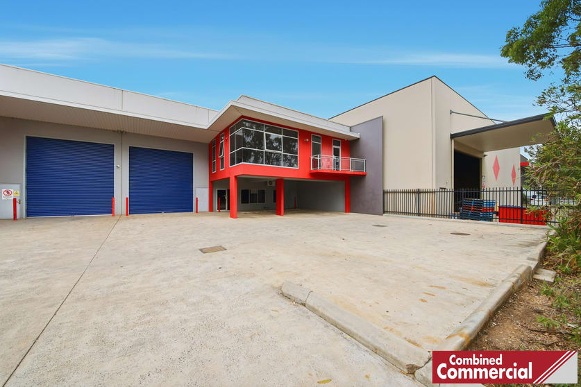 Click to view all images 1 & 2/6 Gallipoli Street Smeaton Grange NSW 2567 - Image 2