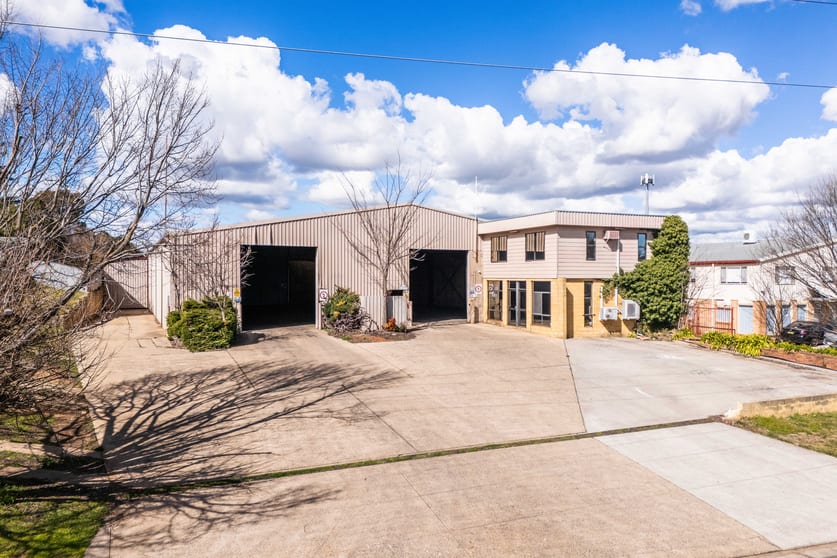 Click to view all images 66-68 Lords Place Orange NSW 2800 - Image 1