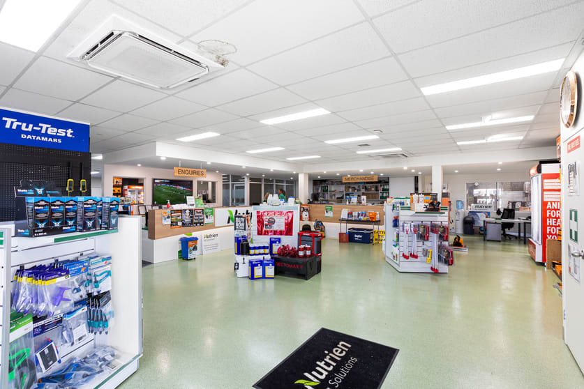 Click to view all images 66 Gladstone Road Allenstown QLD 4700 - Image 2