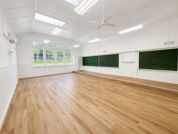 Click to view all images 1430 Wellington Road Lysterfield VIC 3156 - Image 2