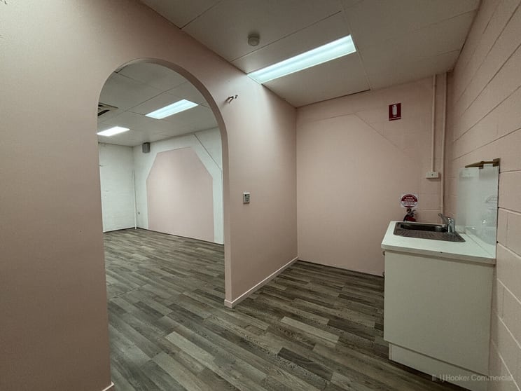Click to view all images Shop 2/12 Russell Street Toowoomba City QLD 4350 - Image 3