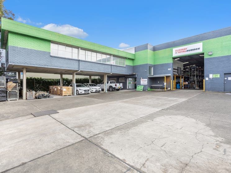 Click to view all images Smithfield NSW 2164 - Image 2