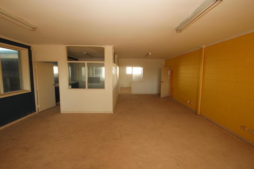Click to view all images Whole Property/106 Coonawarra Road Winnellie NT 0820 - Image 3
