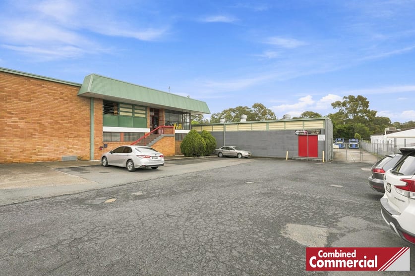 77 Jacaranda Avenue Bradbury NSW 2560 - Image 2