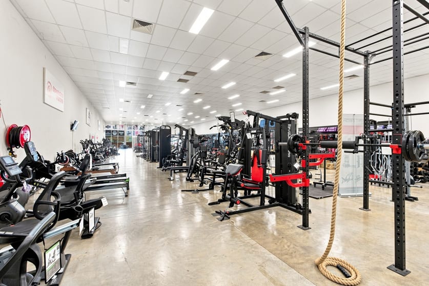 Click to view all images 15 Gateway Drive Biggera Waters QLD 4216 - Image 4