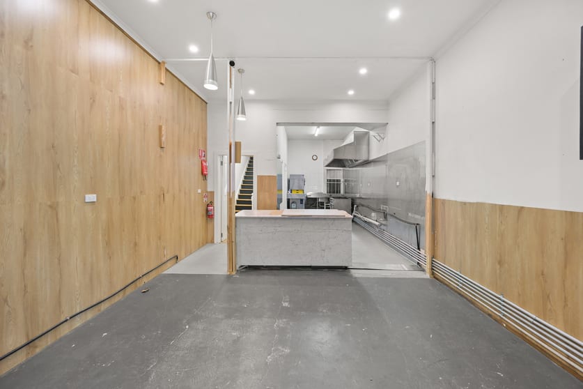 Click to view all images 100 St Kilda Road St Kilda VIC 3182 - Image 2