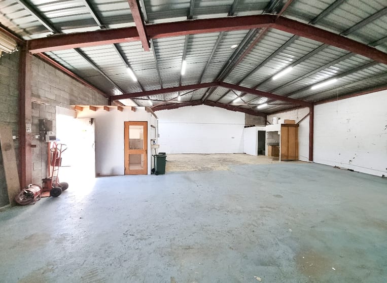 Click to view all images Unit 2A/350 Manns Road West Gosford NSW 2250 - Image 3