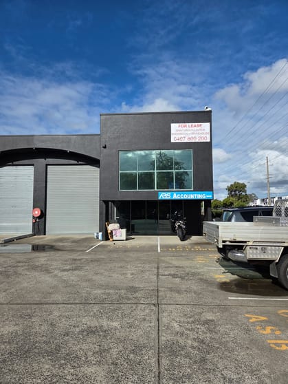 Click to view all images 338 Lytton Road Morningside QLD 4170 - Image 2