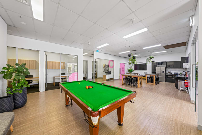 Click to view all images Shop 3/1151 Creek Road Carindale QLD 4152 - Image 1
