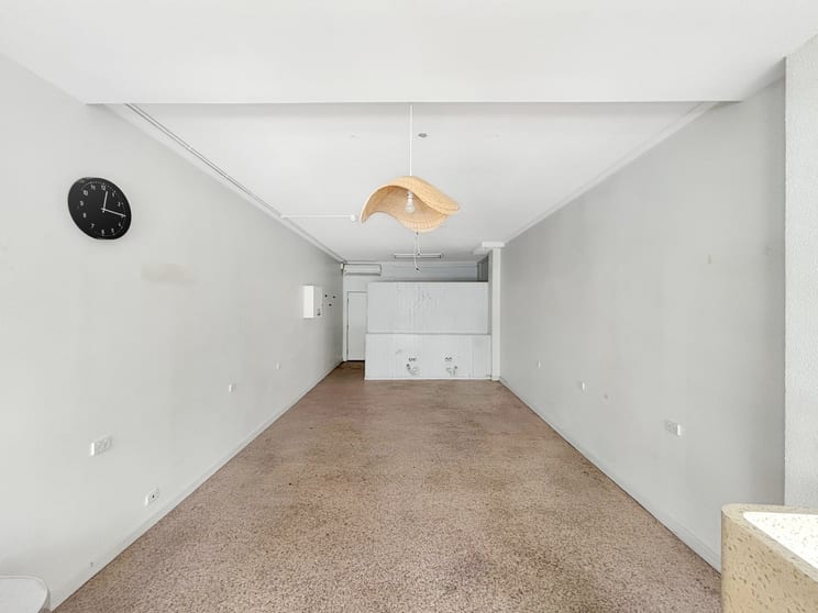Click to view all images 3/90-100 Griffith Street Coolangatta QLD 4225 - Image 2