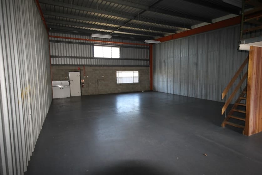 Click to view all images 3/76 Andrew Street Wynnum QLD 4178 - Image 3