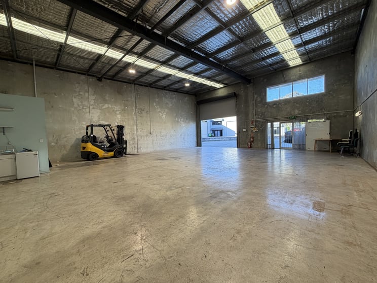 Click to view all images 1/17 Neumann Road Capalaba QLD 4157 - Image 2